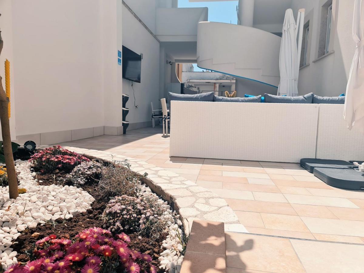 Kalinifta Rooms Apartment Torre Lapillo Buitenkant foto
