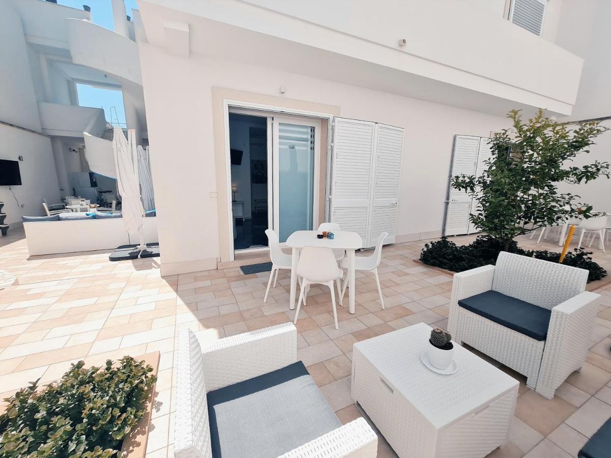 Kalinifta Rooms Apartment Torre Lapillo Buitenkant foto