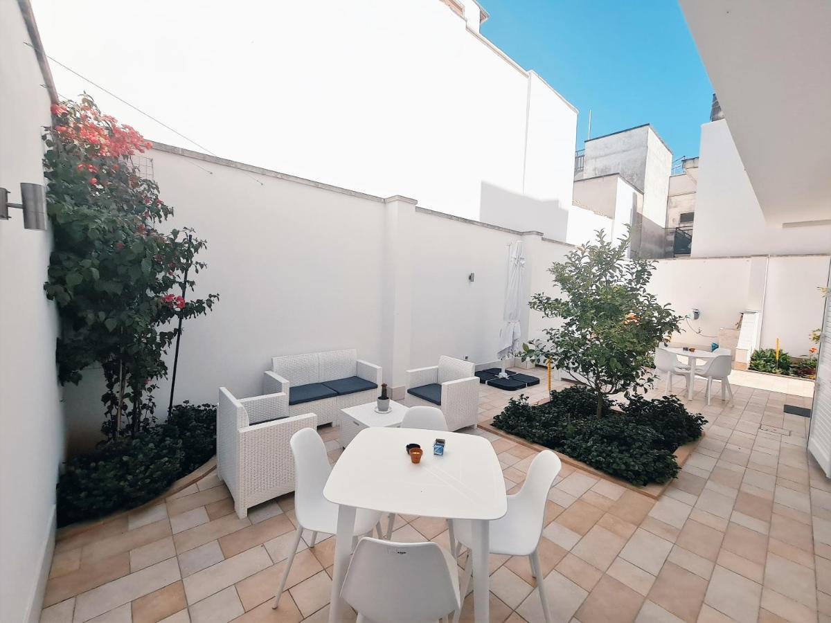 Kalinifta Rooms Apartment Torre Lapillo Buitenkant foto